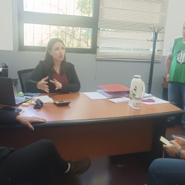 Informe de mesa salarial en la Municipalidad de San Vicente