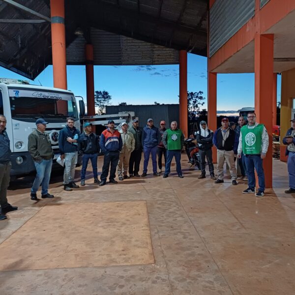 Municipales de Salto Encantado reclaman aumento salarial