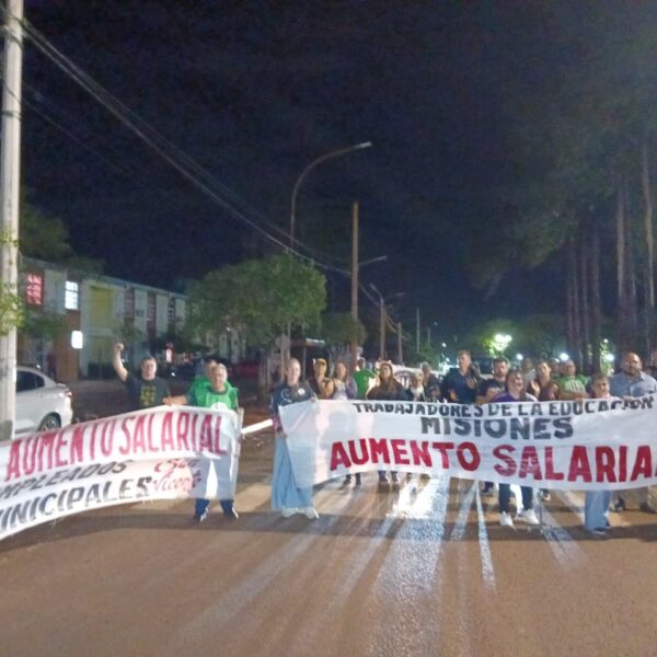 Marcha, organización y lucha: Educadores y municipales reclamaron aumento salarial en San Vicente.